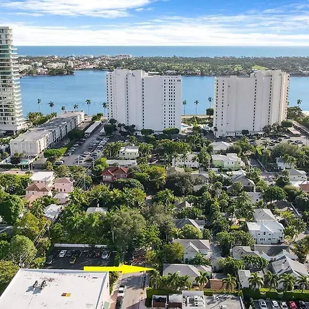 Croton Cottage - Downtown Wpb Guest House